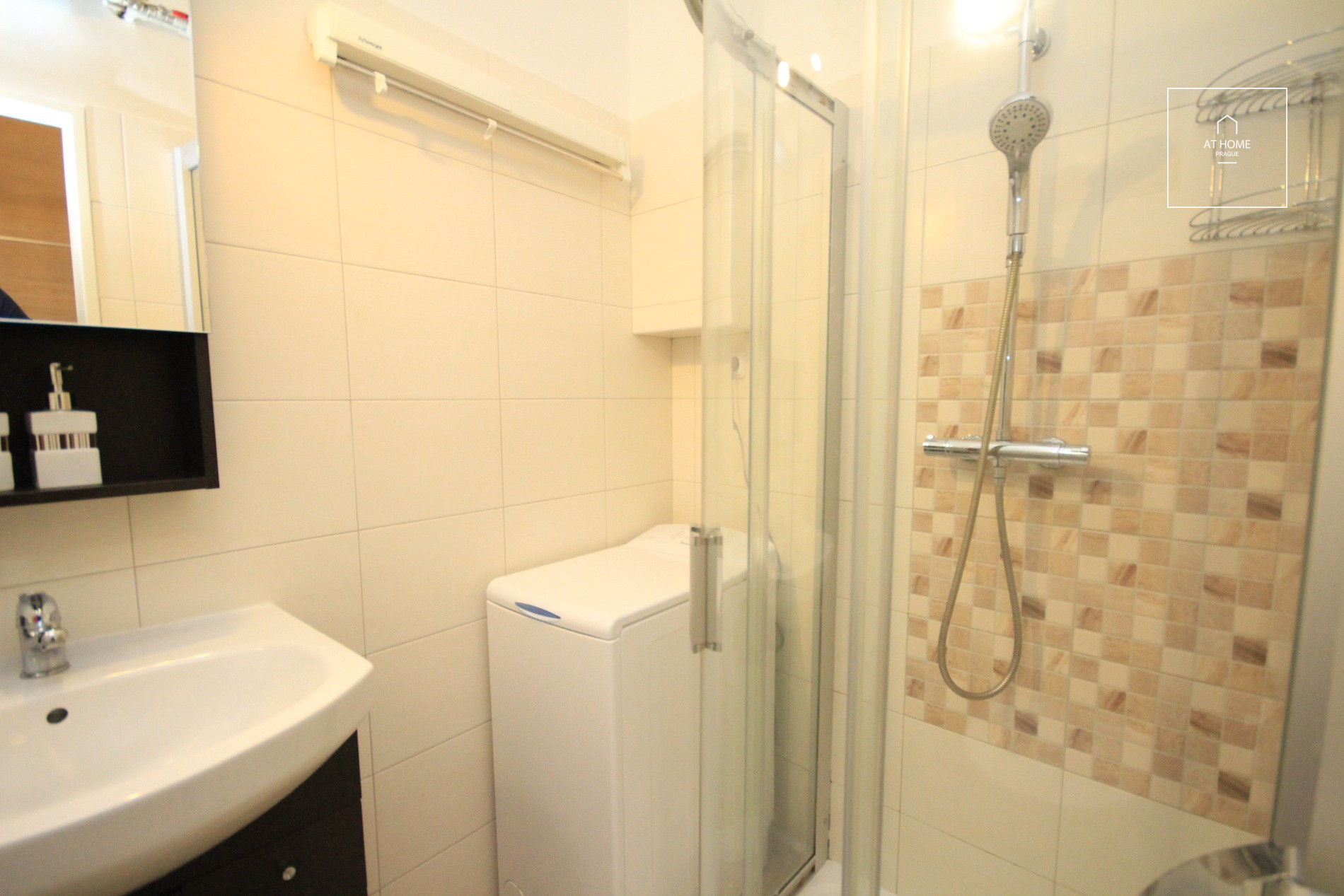 Fully furnished studio with terrace, Chopinova, Vinohrady