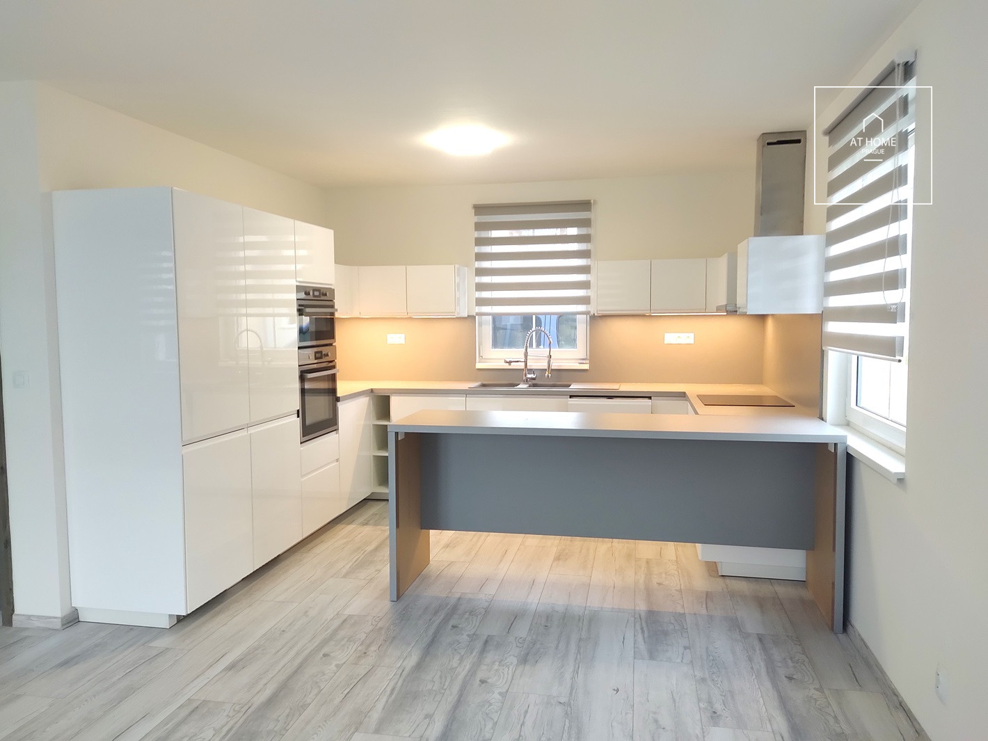 Brand new family house, 103 m², property 372 m² Kozomínská, Postřižín