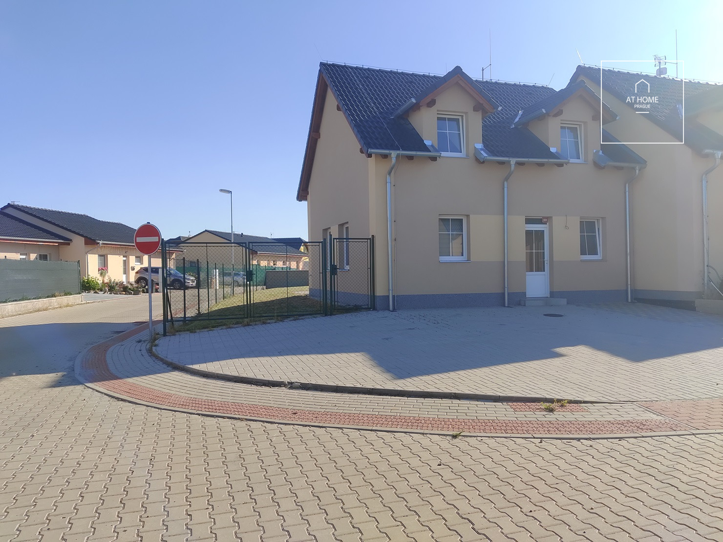 Brand new family house, 103 m², property 372 m² Kozomínská, Postřižín