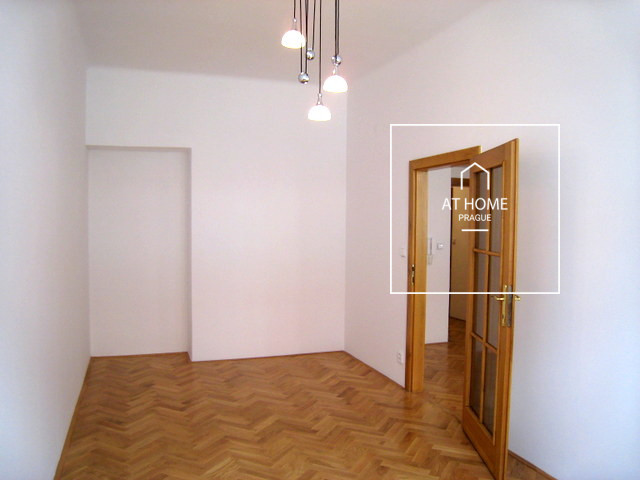 Světlý byt, 2+kk, Vinohrady