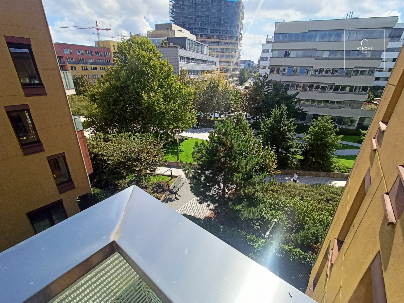Zařízený, moderní byt 2+kk s balkónem, Baarova, Michle