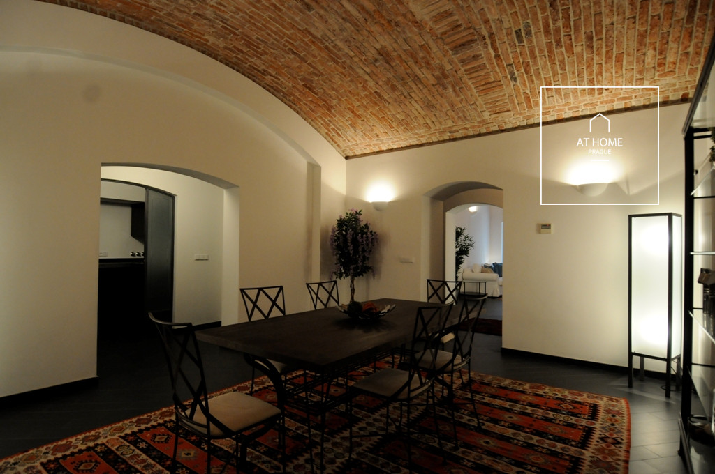 2-bedroom duplex with terrace, Hořejší nábřeží