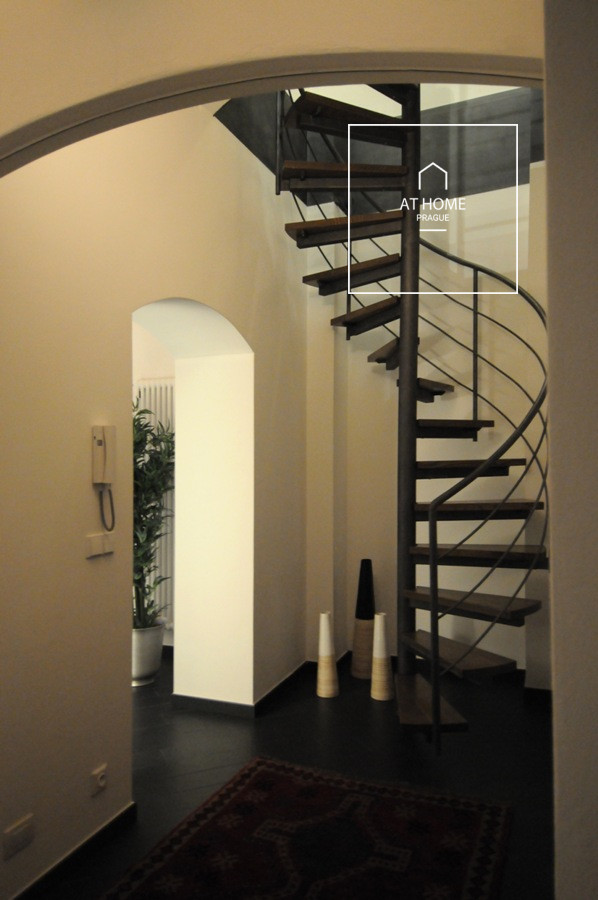 2-bedroom duplex with terrace, Hořejší nábřeží