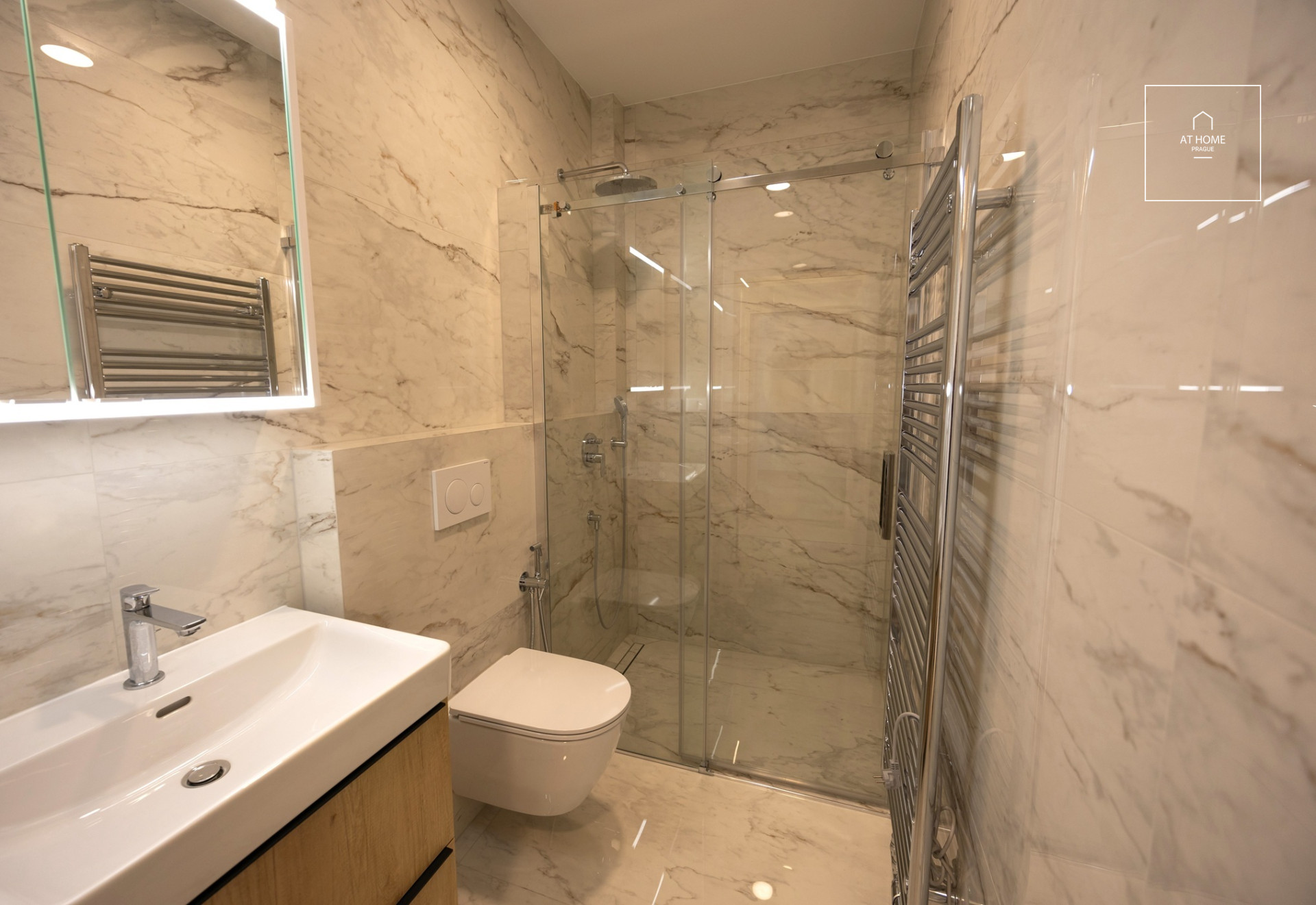 Studio apartment, Na Vrchu, Řeporyje
