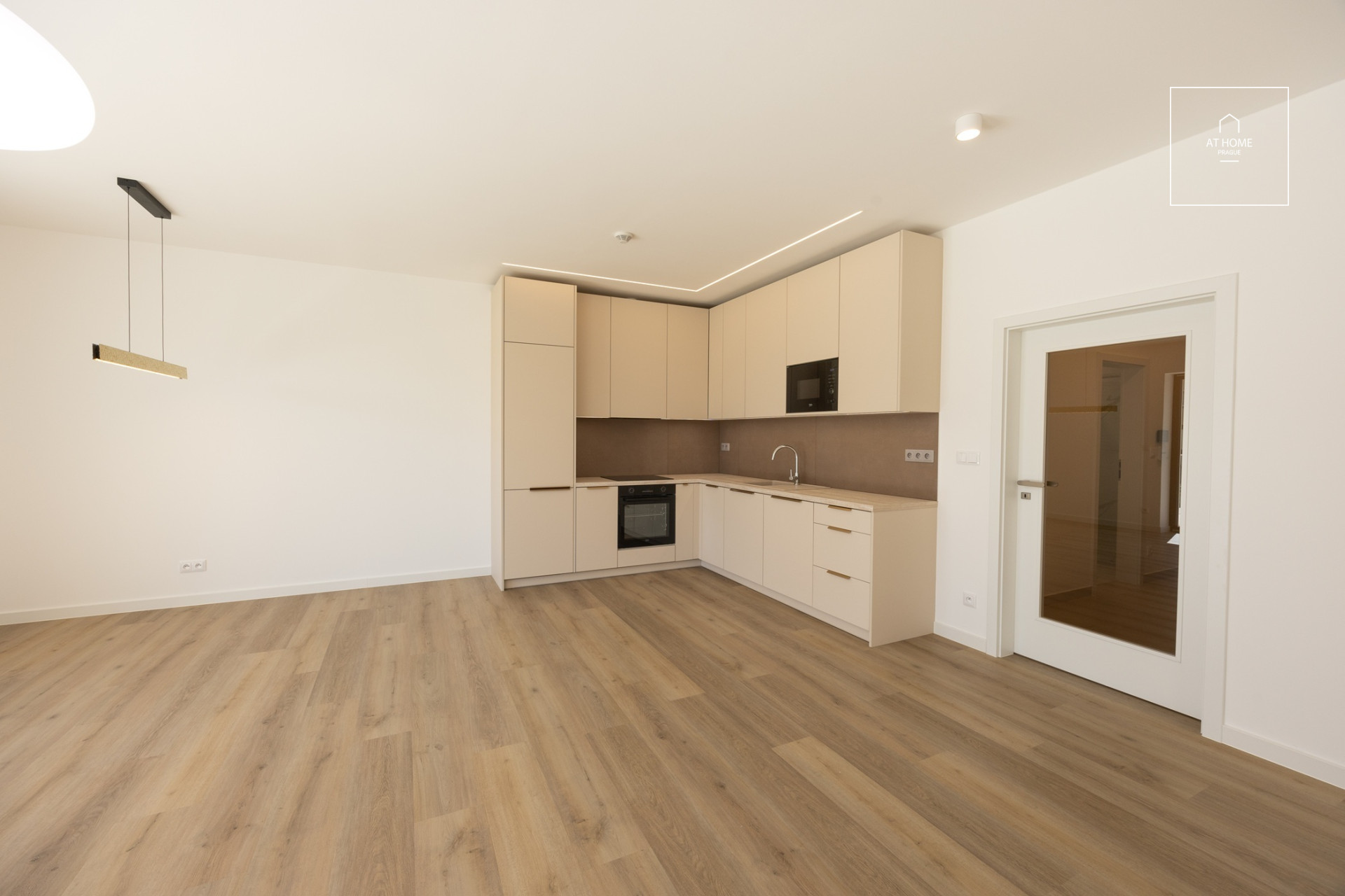 2-bedroom apartment, ground floor, Na Vrchu, Řeporyje
