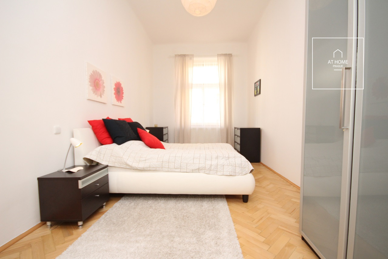 Bright 2-bedroom apartment, Vinohrady - Mánesova Street
