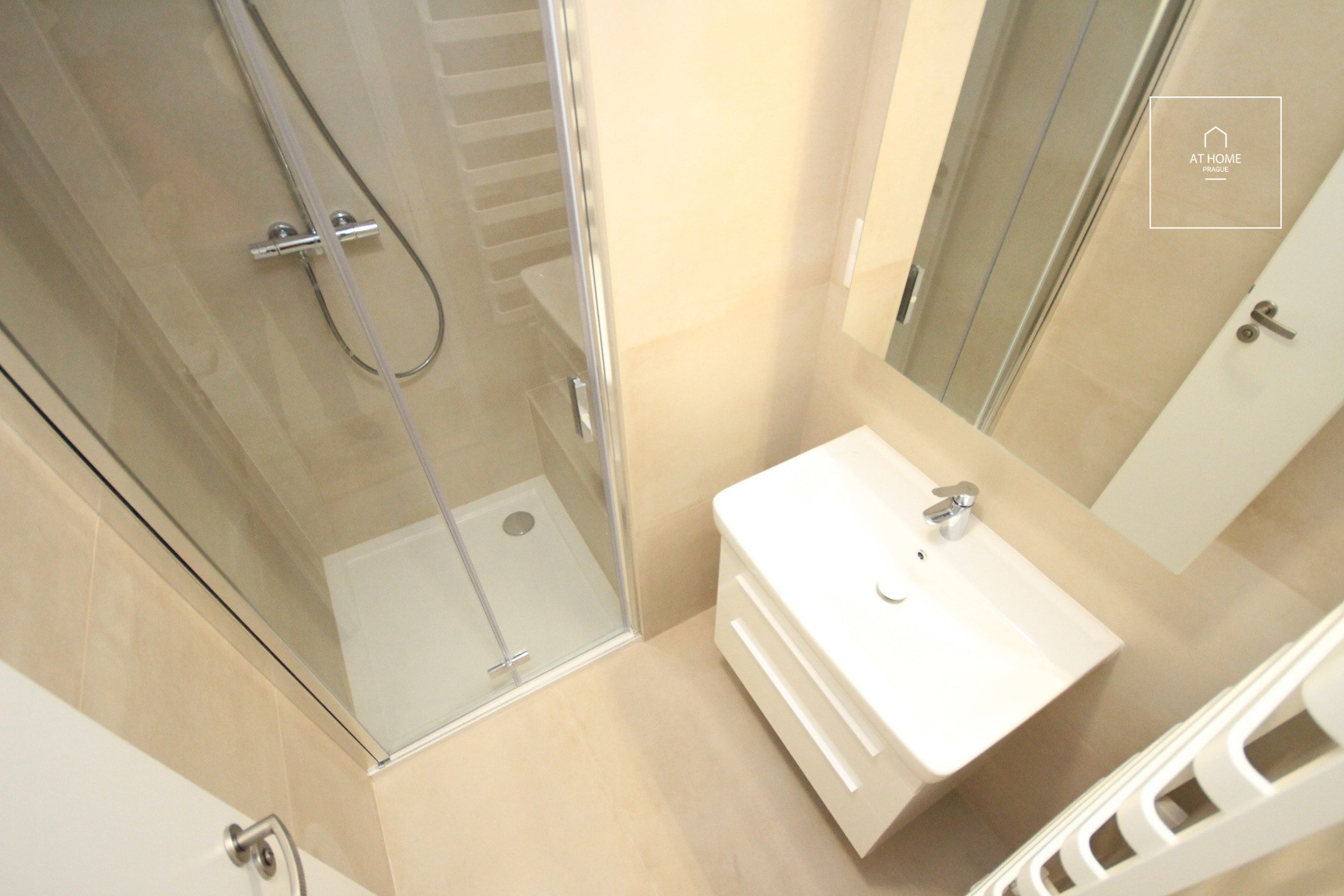 Unfurnished 1-bedroom apartment, Praha 7 - Holešovice