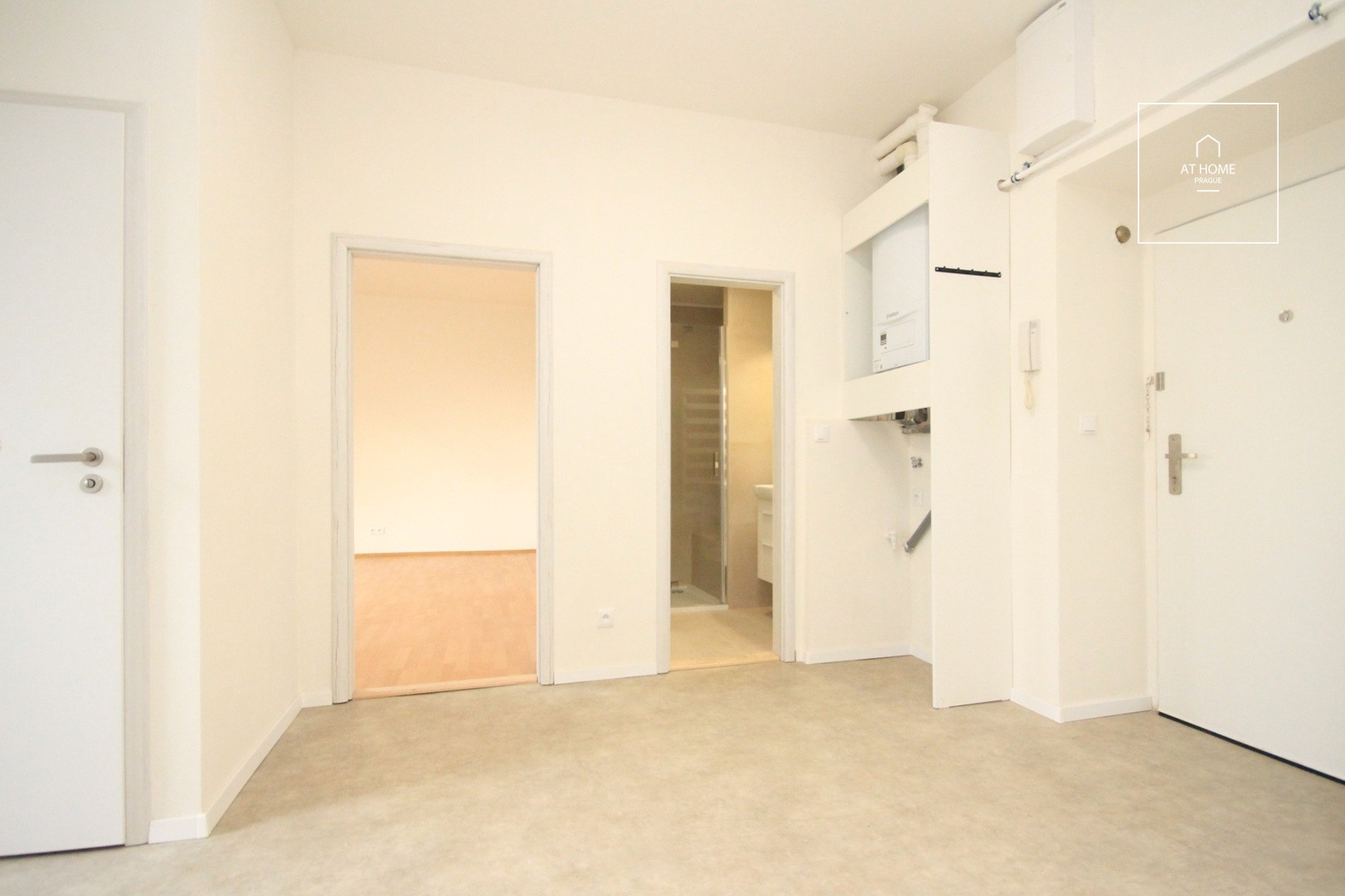 Unfurnished 1-bedroom apartment, Praha 7 - Holešovice