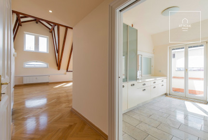 Luxusní byt v domě v neo- renesančním stylu, Újezd