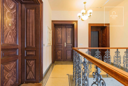 Luxury apartment in spectacular corner building, Újezd